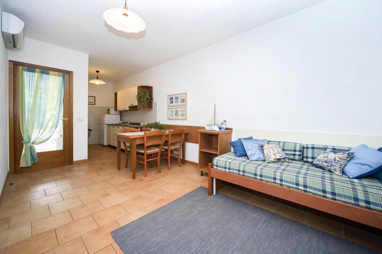 Terraced House In The Ca' Del Pino Holiday Complex With Communal Pool In 비비오네 외부 사진