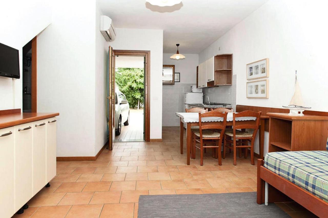 Terraced House In The Ca' Del Pino Holiday Complex With Communal Pool In 비비오네 외부 사진