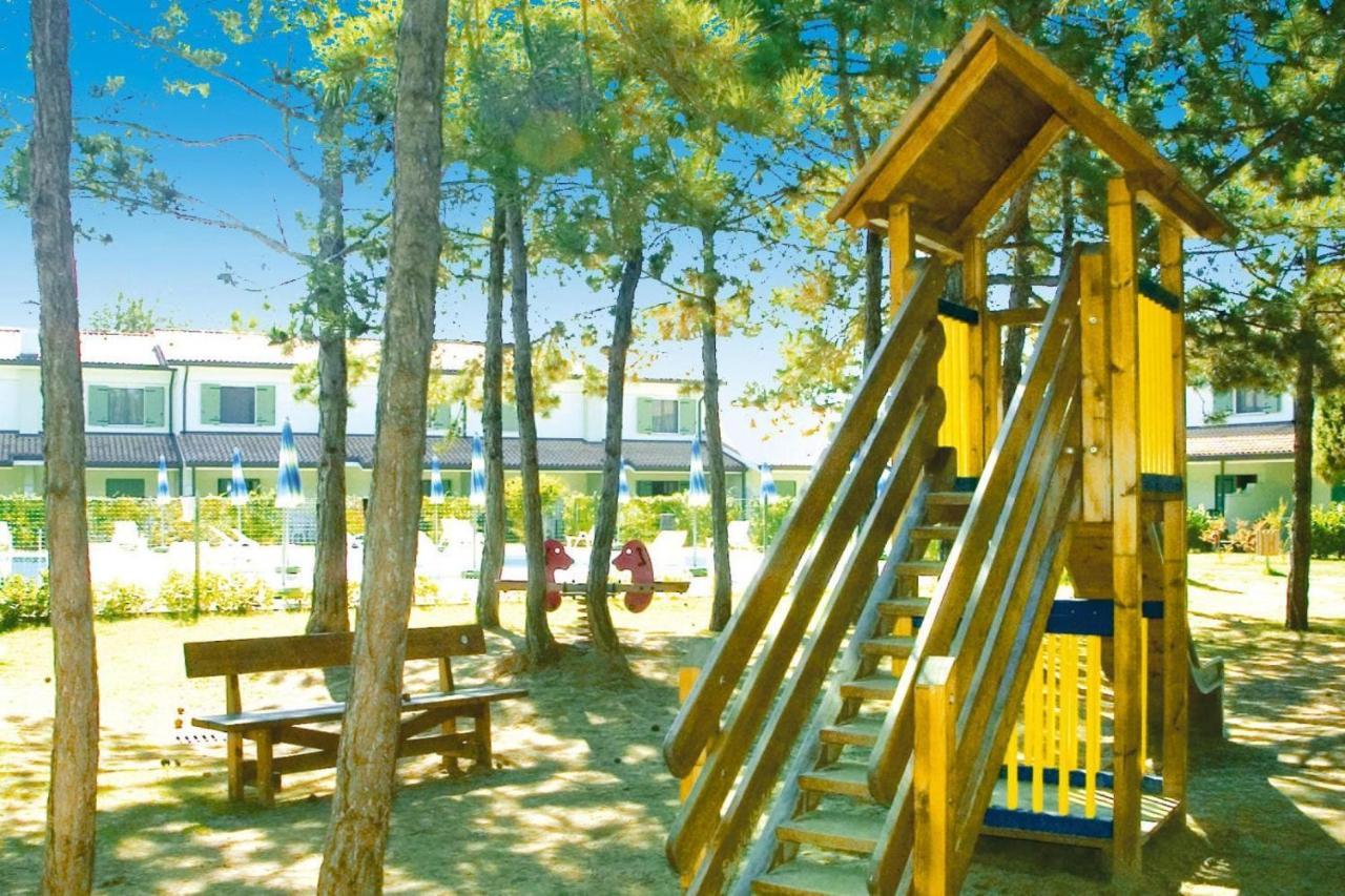 Terraced House In The Ca' Del Pino Holiday Complex With Communal Pool In 비비오네 외부 사진